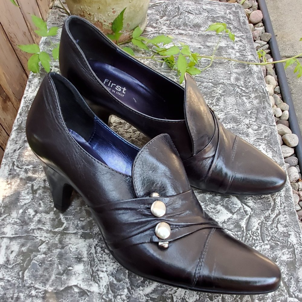 Black Leather Pumps made in Italy